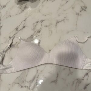 Victoria's Secret Ribbed T-shirt Lightly Lined Wireless White Bra